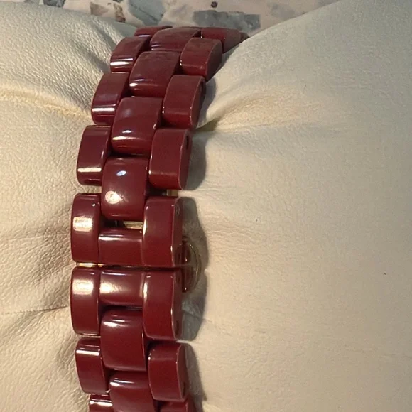 Isaac Mizrahi Live Red Ceramic Watch Gold Tone Accent Bracelet Style - Picture 4 of 6